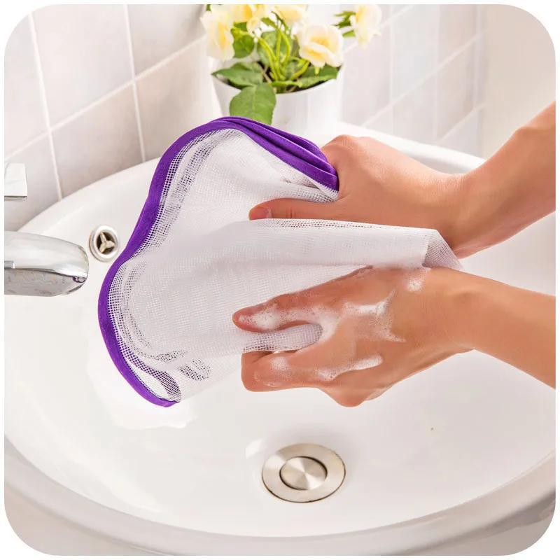 Heat-resistant ironing mesh pad for household use.