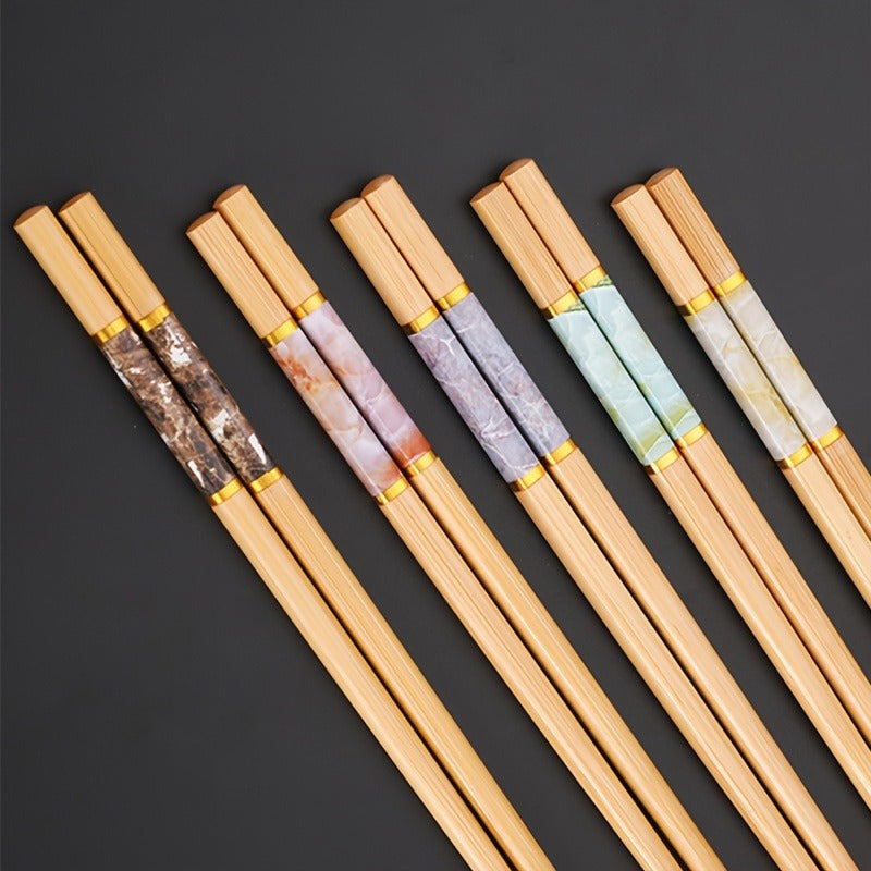 Family set of 5 pairs of bamboo crackle print chopsticks, perfect for Chinese cuisine.