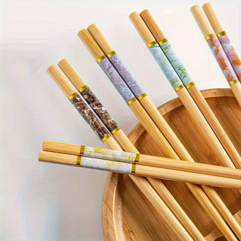 Family set of 5 pairs of bamboo crackle print chopsticks, perfect for Chinese cuisine.