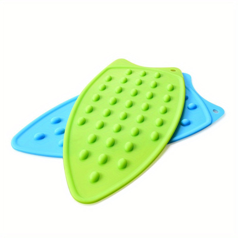 1 piece of Silicone Ironing Pad, featuring a solid color and heat-insulated design. This foldable mat is also waterproof, non-slip, and thickened for added durability. Perfect for apartments, college dorms, and back-to-school needs. A must-have for home