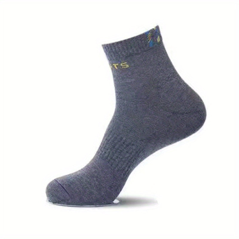 Men's anti-odor crew socks, 6 pairs, ideal for daily wear in spring and summer.