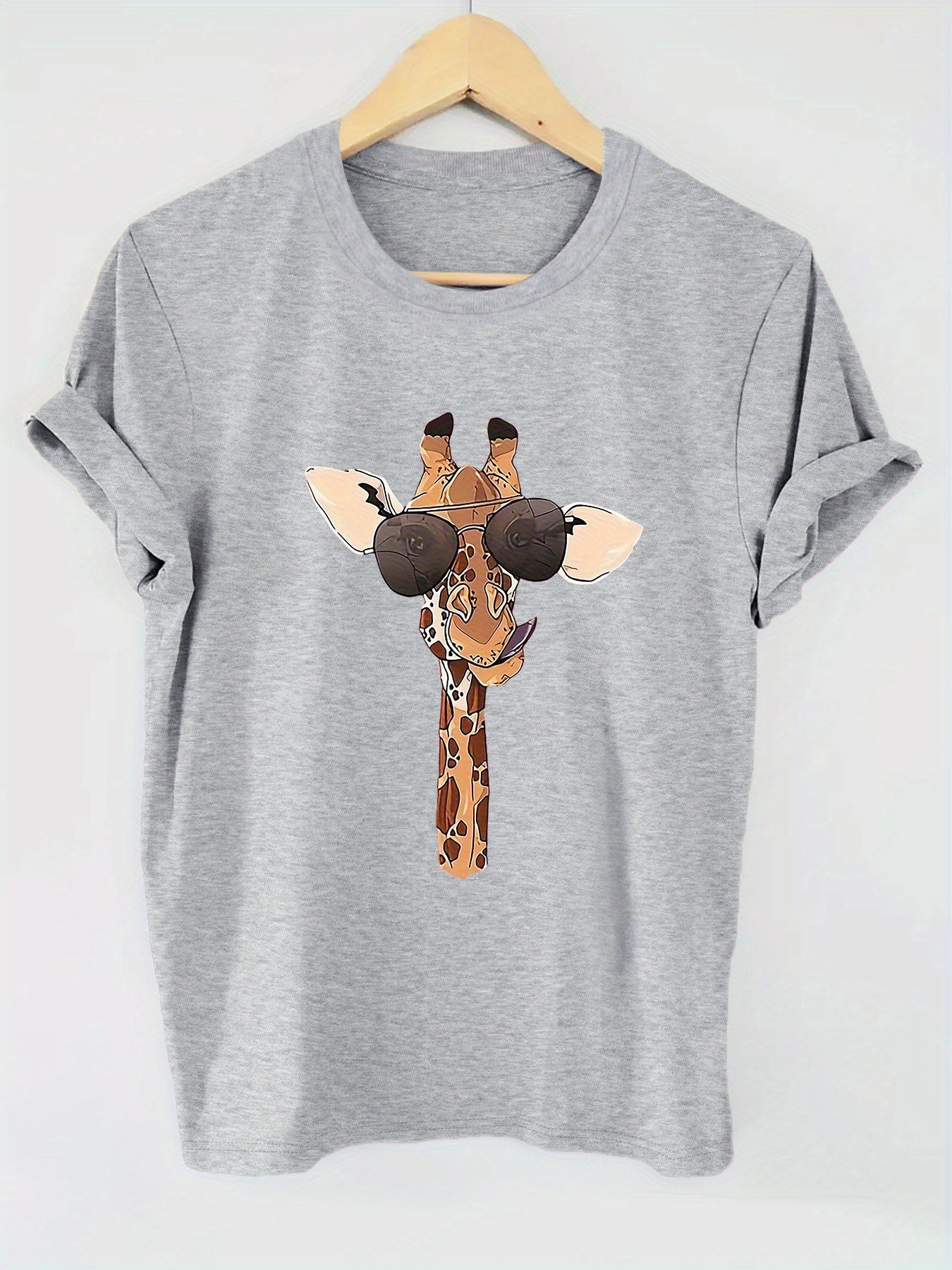 Giraffe Print T-shirt, Short Sleeve Crew Neck Casual Top for Women's Summer & Spring Wear