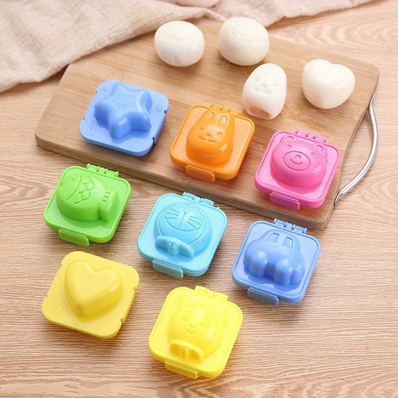 1/3 pieces of randomly selected cute youngsters' rice ball molds made from food-grade materials, ideal for shaping pressed eggs and sushi rice.