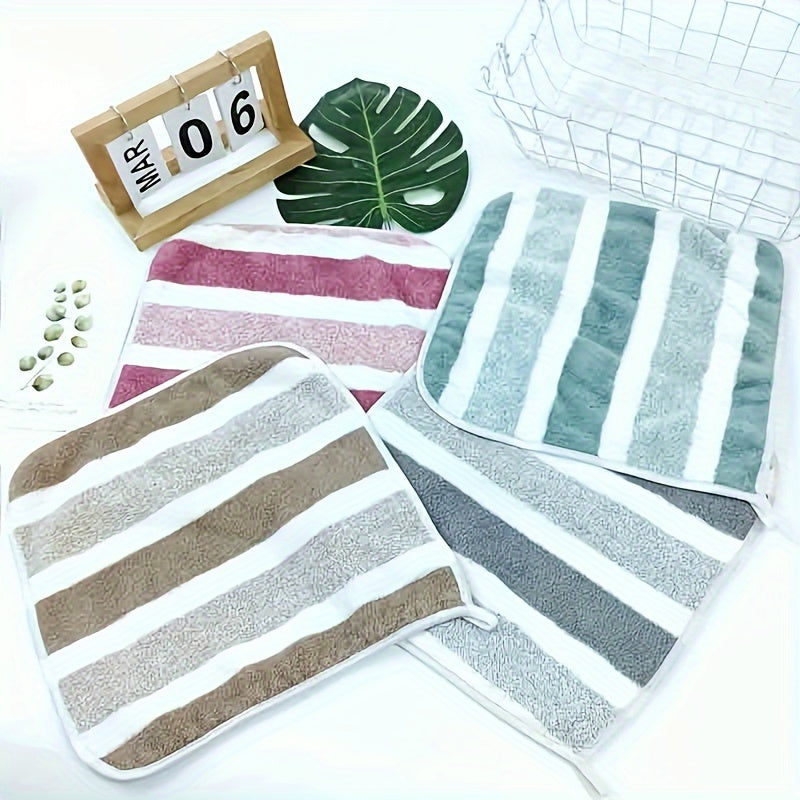 Soft, absorbent microfiber washcloth with contemporary striped design. Made of 100% polyester, lightweight and perfect for home bathroom cleaning.