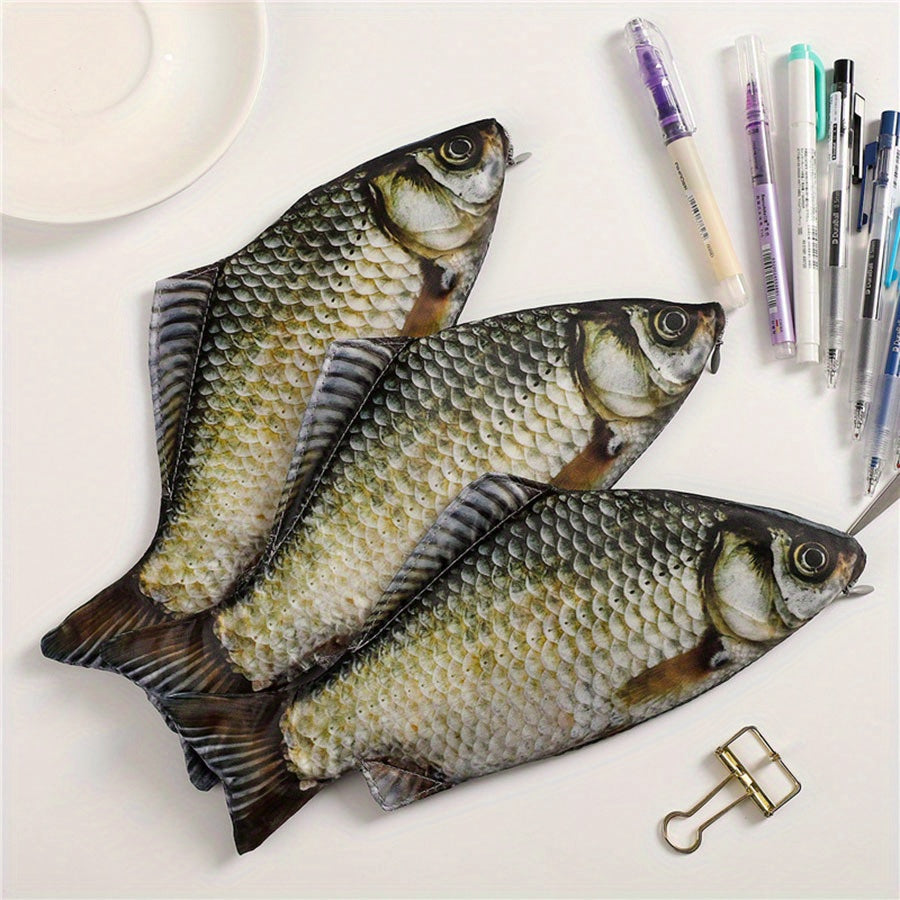 1-piece Carp Fish-shaped zipper pouch for pens, pencils, or makeup. Funny school pencil case with simulated salted fish design. Perfect for Eid Al-Adha celebrations.