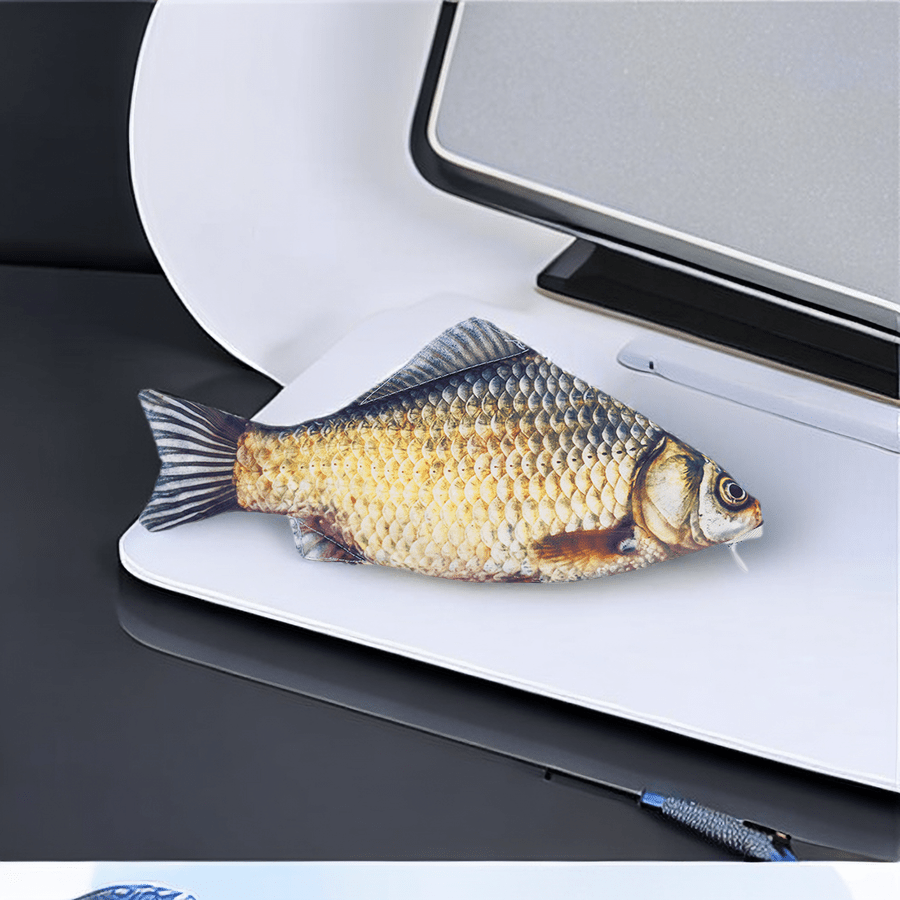 1-piece Carp Fish-shaped zipper pouch for pens, pencils, or makeup. Funny school pencil case with simulated salted fish design. Perfect for Eid Al-Adha celebrations.