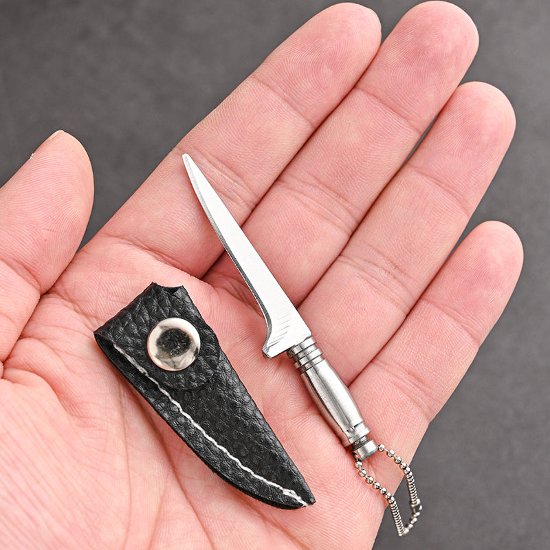 Mini keychain knife made of stainless steel - a portable, handmade novelty tool perfect for outdoor activities such as camping and fishing.