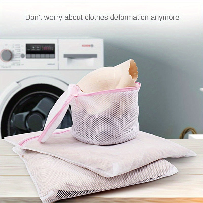 Laundry Mesh Bags Set of 4 with Zipper Closure, Strong Wash Bags for Delicate Garments, Underwear, and Clothing, Ideal for Machine Washing