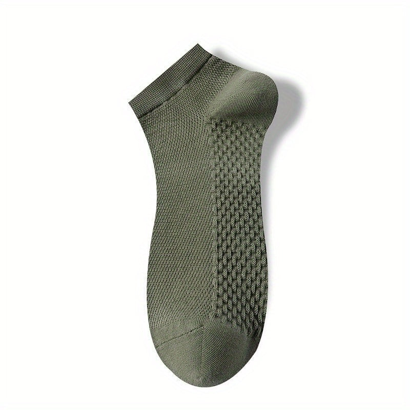 5 pairs of men's ankle socks made from breathable mesh material that is sweat-absorbent and anti-odor. Made from 80% polyester and 20% spandex, perfect for hiking. Solid color design, hand