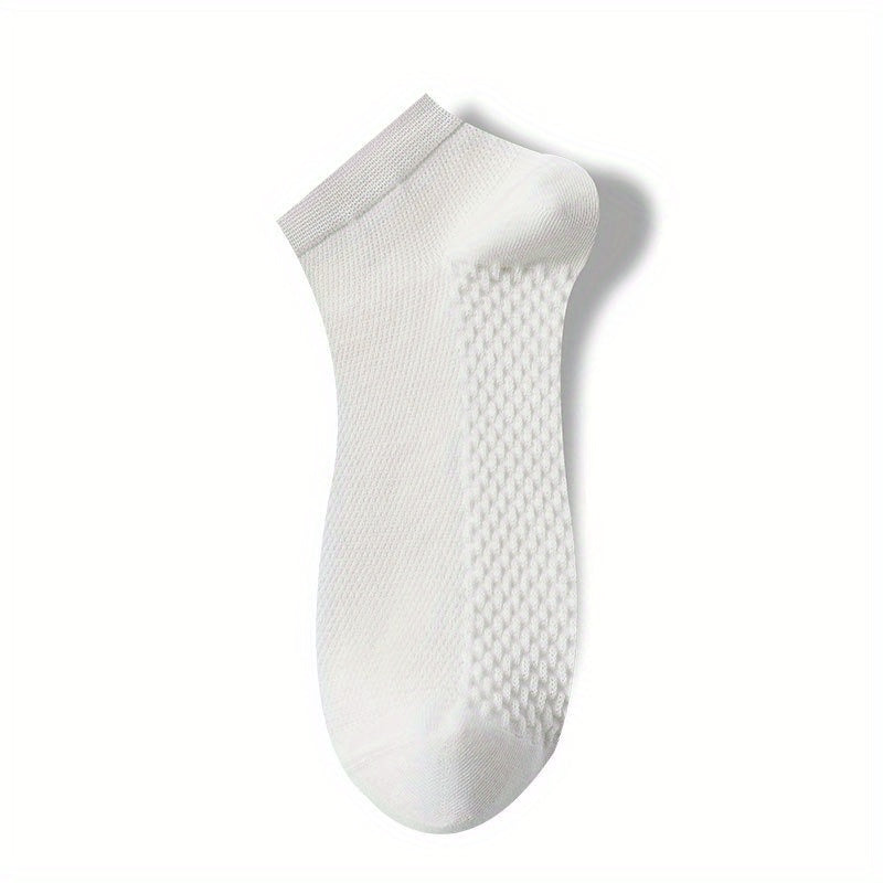 5 pairs of men's ankle socks made from breathable mesh material that is sweat-absorbent and anti-odor. Made from 80% polyester and 20% spandex, perfect for hiking. Solid color design, hand