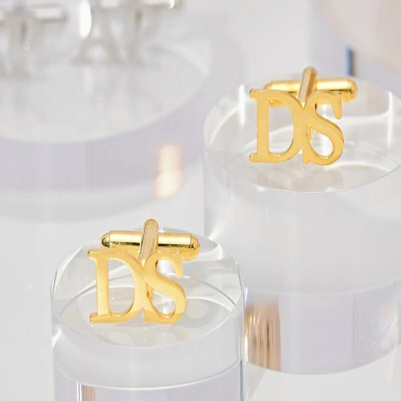 Customize your style with our 1Pc Personalized Name Cufflinks featuring Golden Initials. Perfect for weddings, groomsmen gifts, and special occasions like Valentine's Day and Mother's Day. Treat yourself or surprise a loved one with a thoughtful gift!