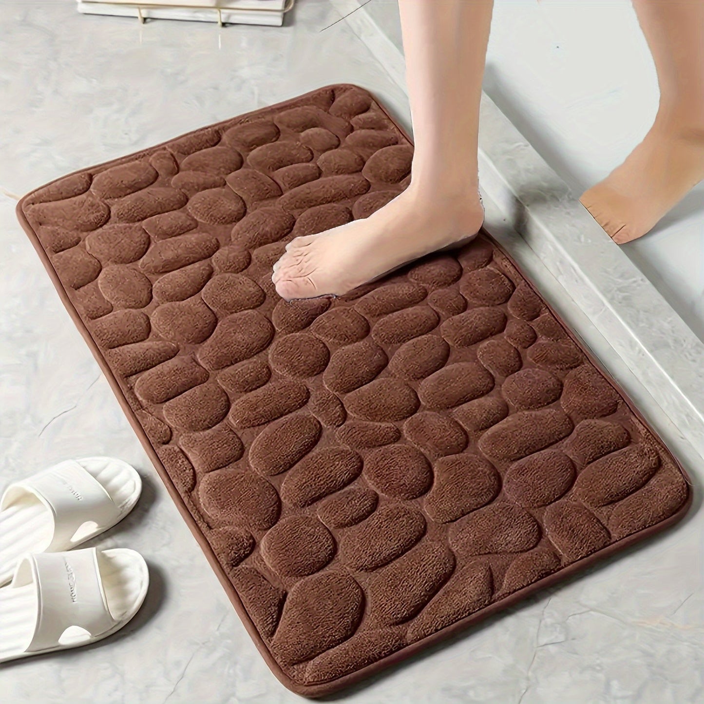 High-quality Cobblestone Memory Foam Bath Mat for a luxurious bathroom experience - Non-Slip, Quick-Dry, and Easy to Clean. Ideal for elegant bathroom decor and as a rug.