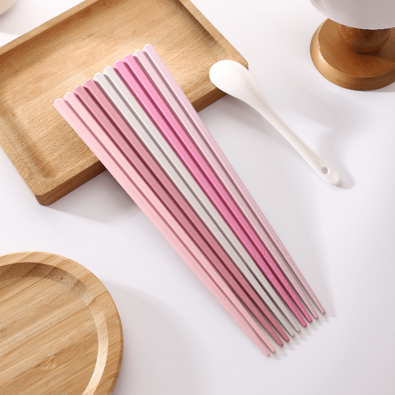 5 pairs of easy-to-clean, durable alloy chopsticks for home or restaurant use.