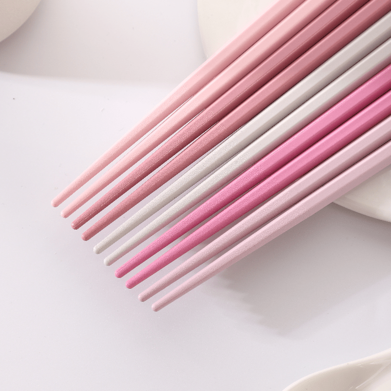 5 pairs of easy-to-clean, durable alloy chopsticks for home or restaurant use.