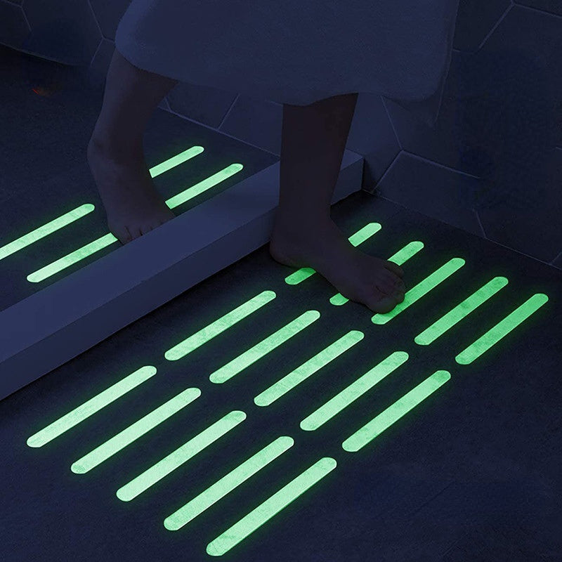 24 pieces of glowing non-slip stickers for bathtubs, showers, boats, stairs, pool safety. These adhesive treads glow in the dark for added visibility.