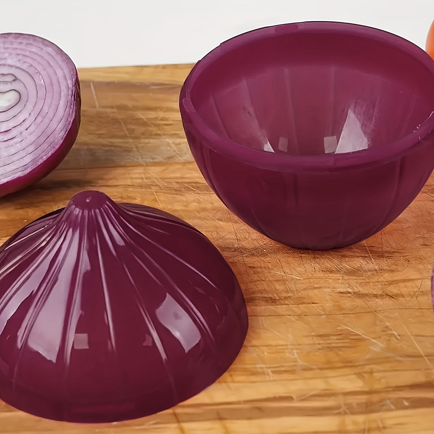 Purple Onion Shaped Storage Box with Sealable Lid - Durable Plastic Container for Onions, Reusable and Ideal for Kitchen Organization and Storage