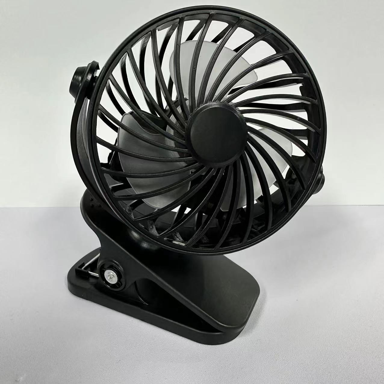 USB Clip Fan Mini Portable Small Fan: Multifunctional Desktop and Wall-Mounted Small Electric Fan with Charging Capability