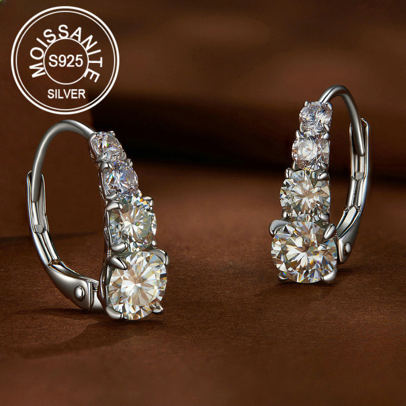 Add a touch of elegance with these stunning Moissanite stud earrings, featuring 1.72 carat total weight in a vintage 18K gold plated setting. Crafted from 925 sterling silver, these earrings are perfect for daily wear or special occasions. A thoughtful