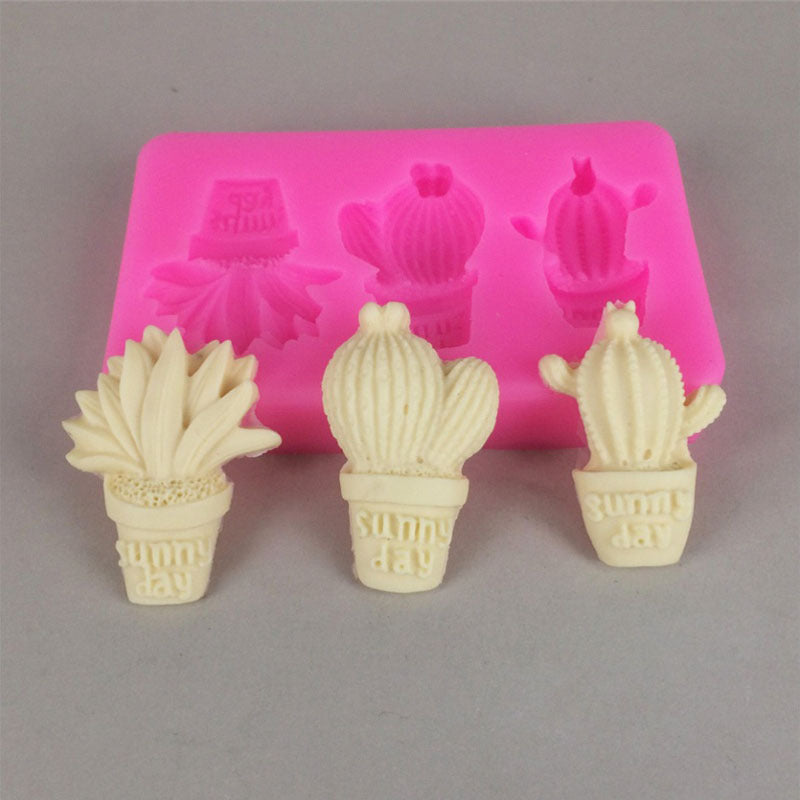 Make your own cactus-shaped silicone molds for effortlessly decorating cakes with fondant, gumpaste, or chocolate candies. Perfect for all your sweet creations!