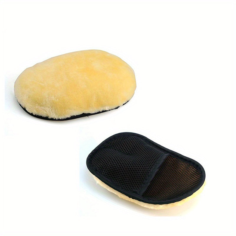 Soft and gentle microfiber car wash mitt for scratch-free detailing. Black with cream trim, 15x25cm, made of polyester fiber. Includes microfiber car towel.