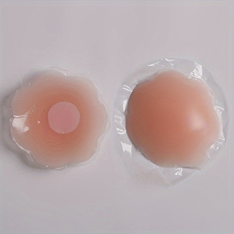 Reusable silicone nipple covers, strapless and invisible, for women's lingerie and underwear.