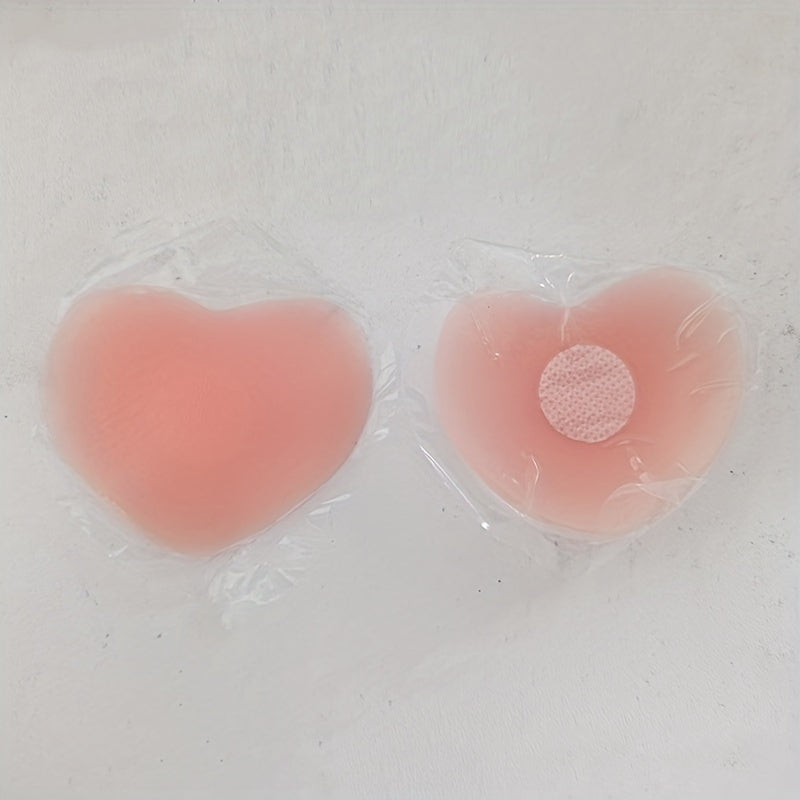 Reusable silicone nipple covers, strapless and invisible, for women's lingerie and underwear.