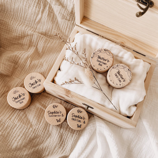 Customize a wooden keepsake for your little one - perfect for capturing their hair and footprints in their first photos.