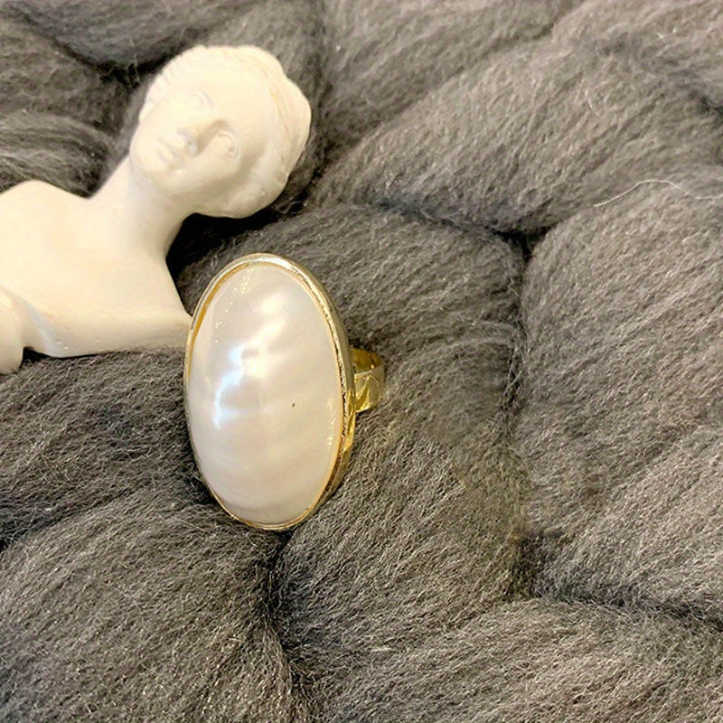 Stylish Faux Pearl Ring with Adjustable Fit - Modern Geometric Style, Ideal for Special Occasions, Ellipse Shape, Open Shank, Trendy Accessory, Model J213