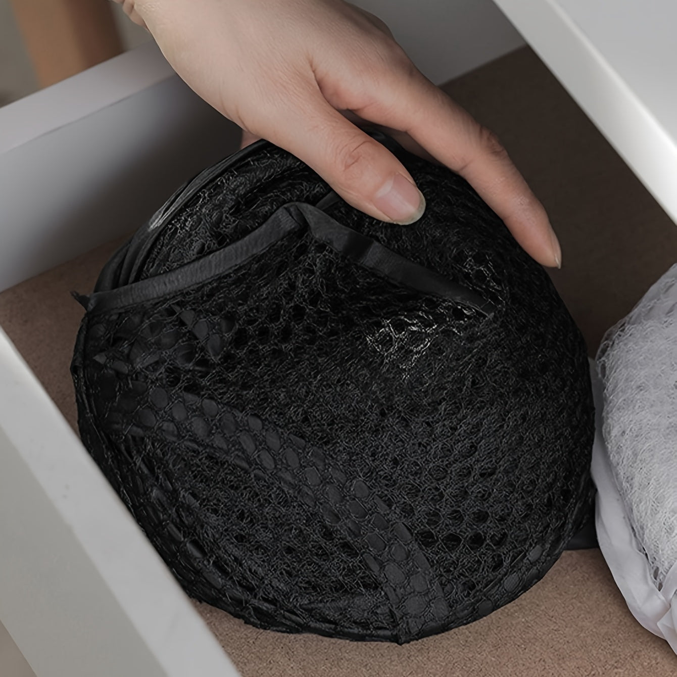 Portable Mesh Laundry Basket - 1 Piece, Foldable Storage for Dirty Clothes, with Handles for Easy Carrying. Perfect for Bedrooms, College Dorms, or Traveling.