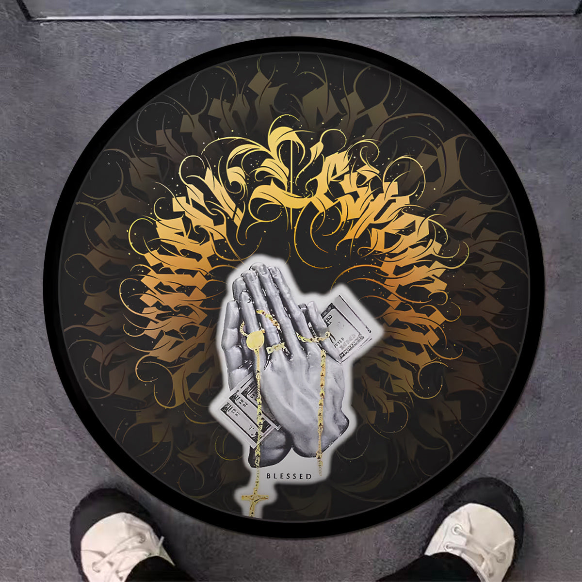 Round rug pad with golden gothic font, made of hand-washable polyester prayer hands, featuring a 6mm thick velvet crystal rug for home decor. This non-slip entryway doormat is perfect for adding a touch of elegance to any space.