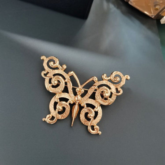 Hollow-Carved Antique Finish Butterfly Brooch Pin - Elegant Vintage Style Alloy, Simulation Modeling Design for Corsage & Accessory Decoration - 1 Piece