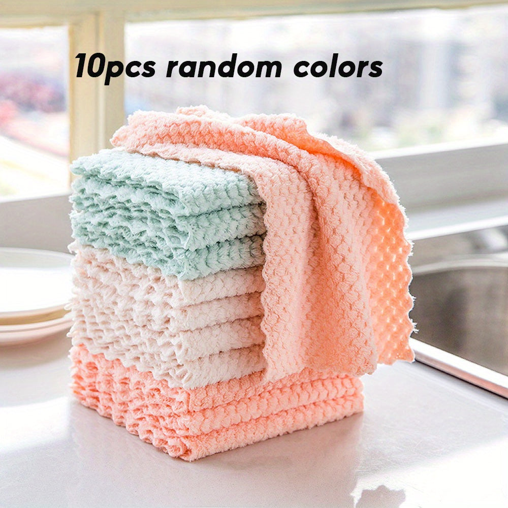 10 polyester cleaning towels for kitchen and bar cleaning, lint-free and absorbent.