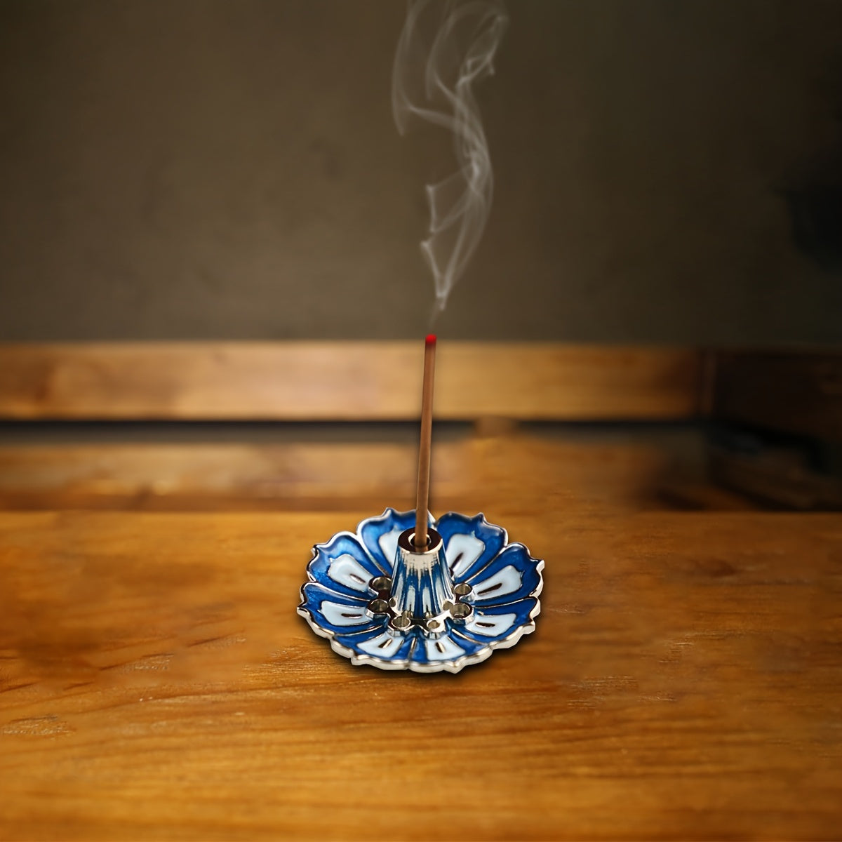 Stylish Lotus Metal Incense Burner for Relaxation and Aromatherapy - Ideal for Home Decor, Yoga Studio, Camping, Garden, Patio