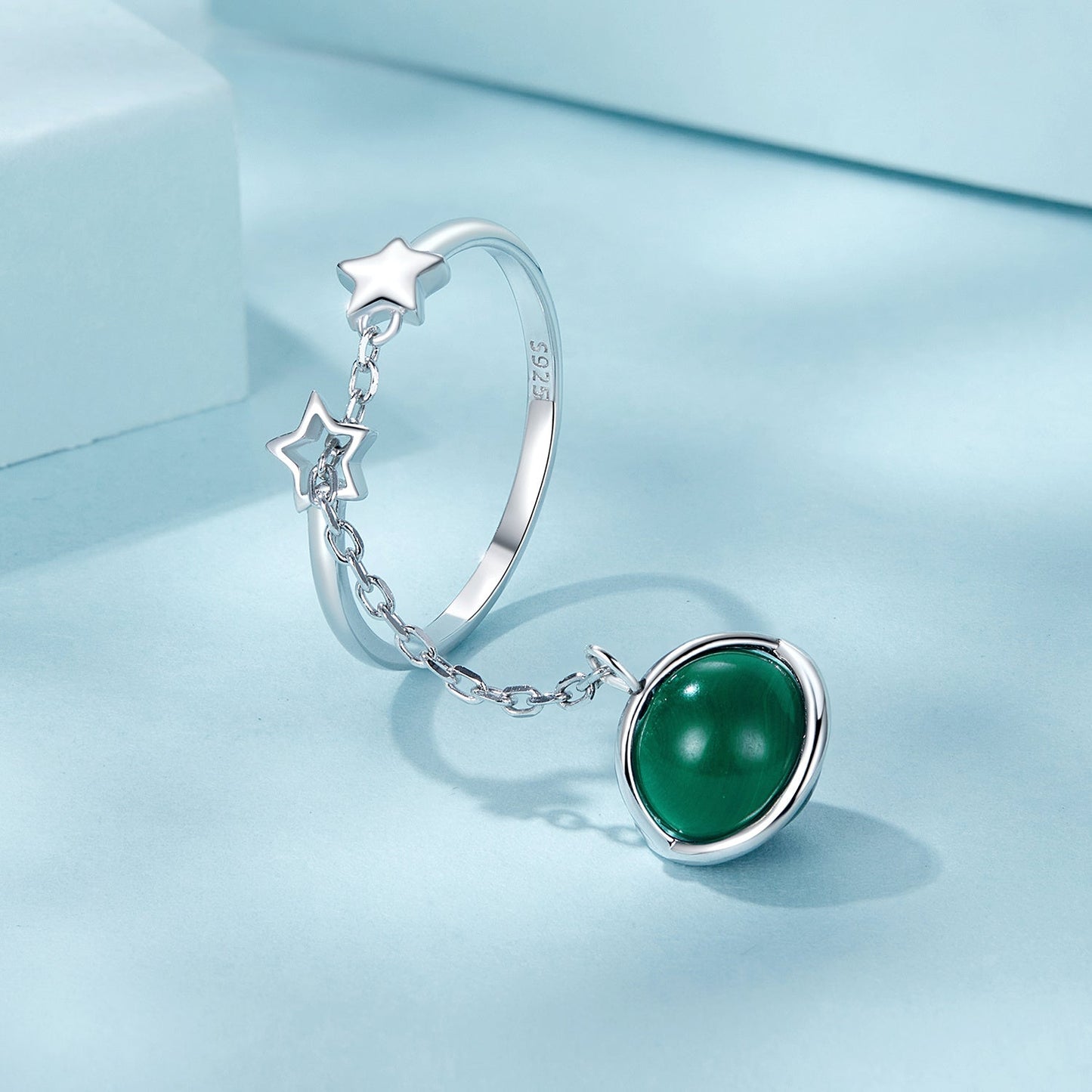 This elegant adjustable open ring for women is made of 925 sterling silver and features natural malachite. It has a luxurious and sexy style, weighing just 4.6g, making it perfect for weddings, engagements, casual wear, vacations, and banquets. Ideal as