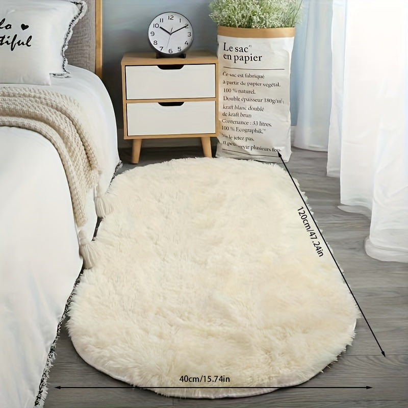 Oval Faux Fur Area Rug - Soft Polyester Non-Slip Carpet for Bedroom, Indoor Spaces, and Rooms. Easily Hand Washable, Versatile Mat for Home, Leisure Areas, and Hotel Decor.