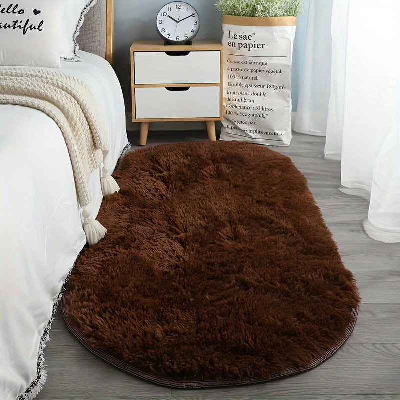 Oval Faux Fur Area Rug - Soft Polyester Non-Slip Carpet for Bedroom, Indoor Spaces, and Rooms. Easily Hand Washable, Versatile Mat for Home, Leisure Areas, and Hotel Decor.