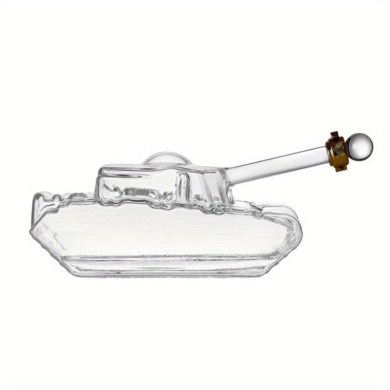 Wine decanter shaped like a tank, made of borosilicate glass with a dispensing buckle, no pattern, no electricity needed.