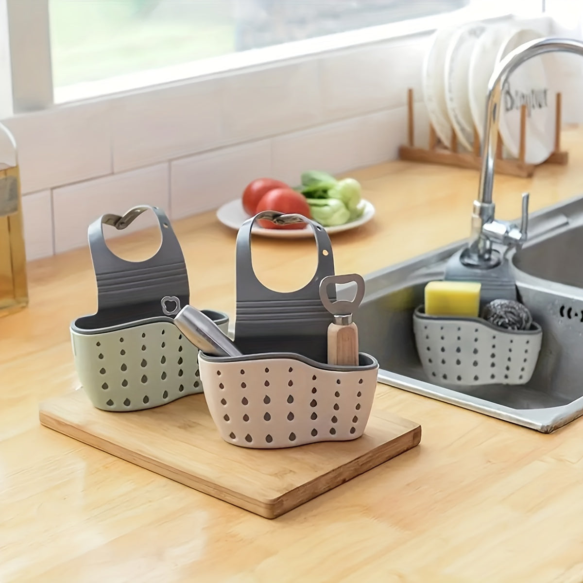 Telescopic Kitchen Sink Drain Basket - Space-Saving Design, Made from Durable Plastic, Multi-Functional Rack for Drying Dishes, Fruits & Vegetables, includes Soap Sponge Holder - Easy to Clean, Adjustable Size, Ideal for Organizing Kitchen Essentials.