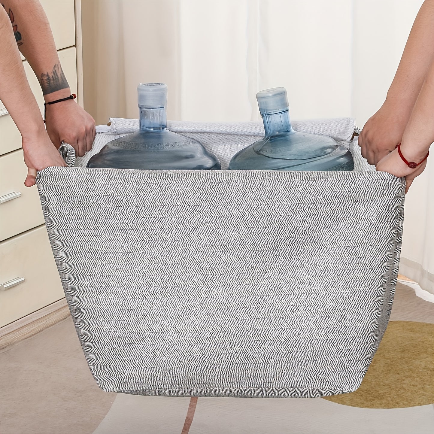 Effortlessly declutter and organize with our 1pc Large Capacity Storage Bins made of Non-Woven Fabric. Ideal for clothes, toys, and more, they simplify home organization for tidier living