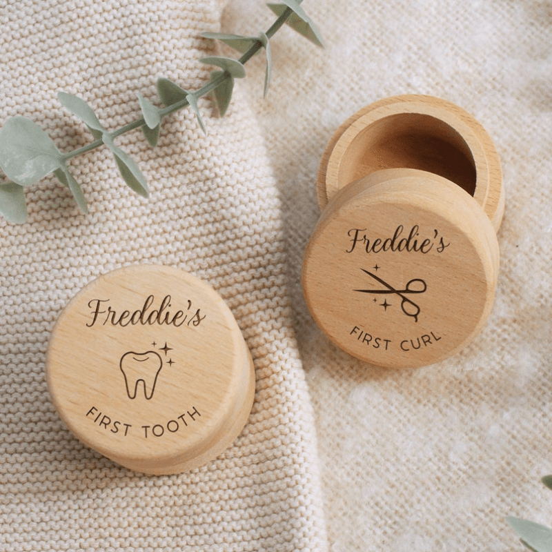 Customized set for a child's first tooth and curl keepsake - Engraved wooden trinket box for preserving memories of your little one, a thoughtful gift for christenings, showers, or first haircuts.