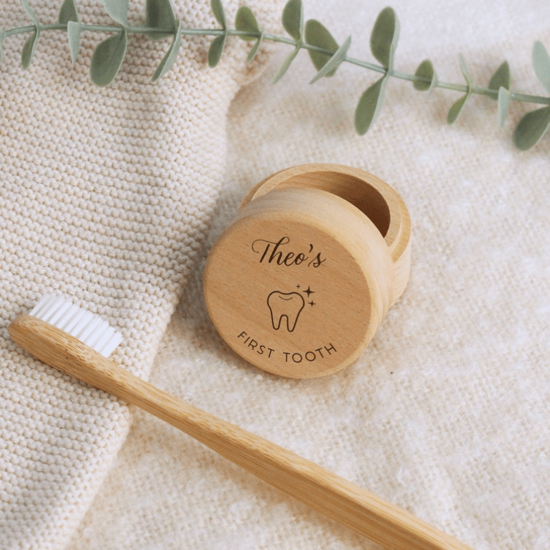 Customized set for a child's first tooth and curl keepsake - Engraved wooden trinket box for preserving memories of your little one, a thoughtful gift for christenings, showers, or first haircuts.