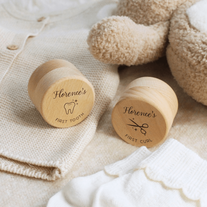 Customized set for a child's first tooth and curl keepsake - Engraved wooden trinket box for preserving memories of your little one, a thoughtful gift for christenings, showers, or first haircuts.