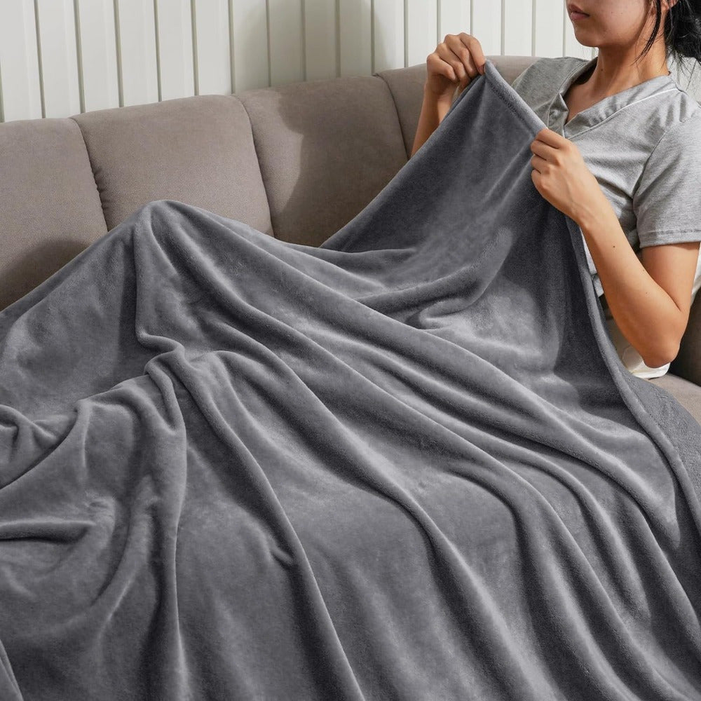 Luxurious Reversible Polyester Fleece Throw Blanket - Ultra Soft, No Shedding, No Pilling, All-Season Cozy Comfort for Bed, Couch, or Sofa - Chic and Elegant Glam Design, Perfect for any Décor.