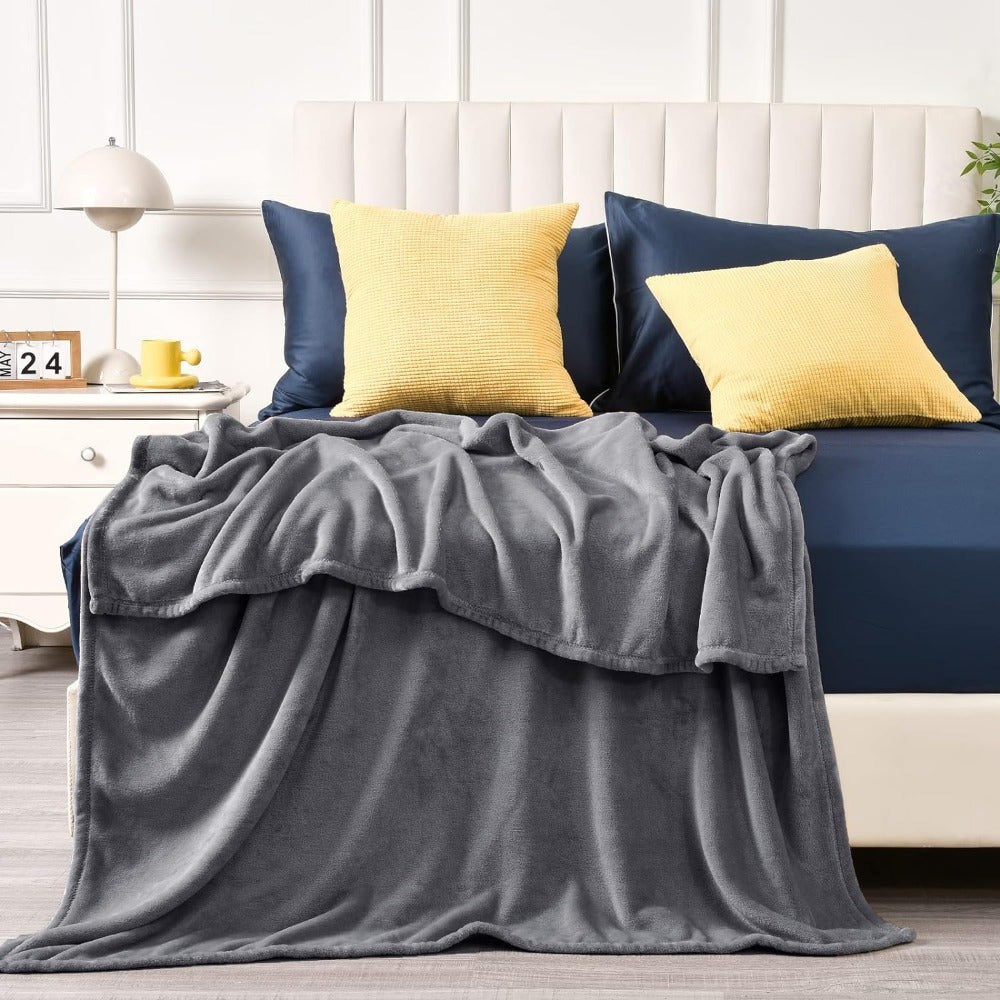 Luxurious Reversible Polyester Fleece Throw Blanket - Ultra Soft, No Shedding, No Pilling, All-Season Cozy Comfort for Bed, Couch, or Sofa - Chic and Elegant Glam Design, Perfect for any Décor.