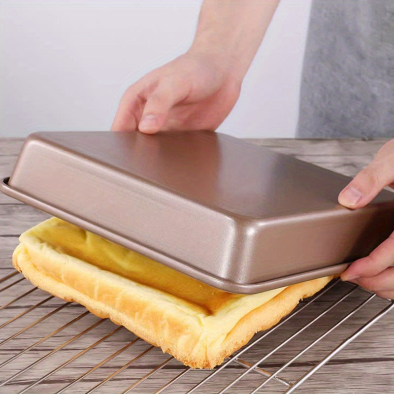 Single piece multi-purpose non-stick baking tray that is both durable and easy to clean. This deep baking tray is a versatile oven accessory, perfect for baking cookies, cakes, pizzas, and more.