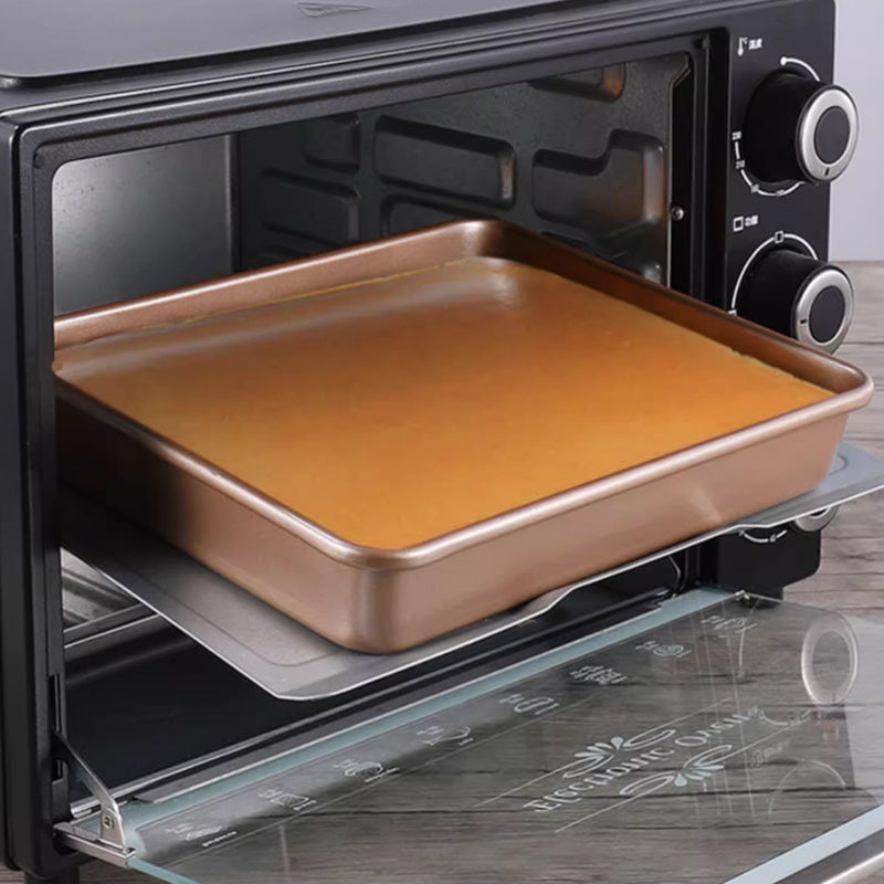 Single piece multi-purpose non-stick baking tray that is both durable and easy to clean. This deep baking tray is a versatile oven accessory, perfect for baking cookies, cakes, pizzas, and more.