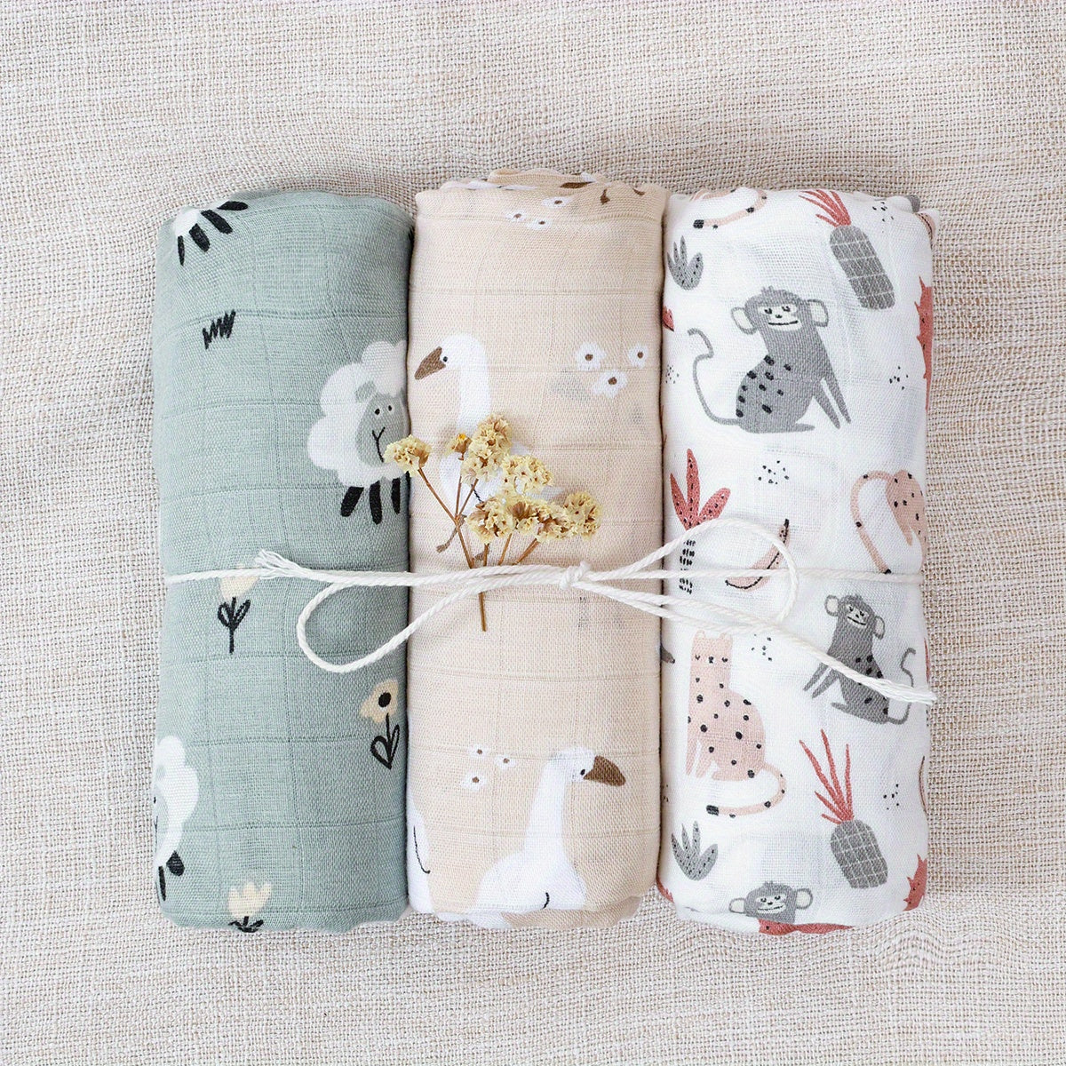 Set of 3 Bamboo Muslin Swaddle Blankets with Flute Design, Double-Layered Gauze Fabric, Hand Washable, Suitable for Infants and Toddlers aged 0-3 Years, Size 109.98cm x 119.89cm