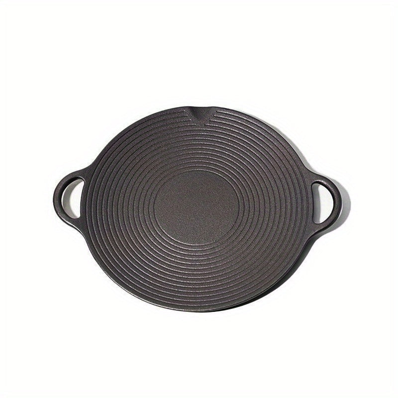 Single non-stick skillet made of cast iron with two handles for grilling and frying. Can be used on gas and induction stoves. Handwashing recommended.