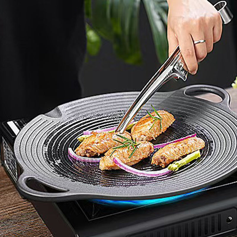 Single non-stick skillet made of cast iron with two handles for grilling and frying. Can be used on gas and induction stoves. Handwashing recommended.