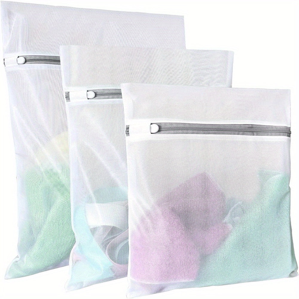 Introducing our new 4-piece set of Laundry Bags, designed for delicate clothing items such as lingerie. Perfect for use in college dorms or for storage purposes, these mesh wash bags allow water and detergent to flow through easily. They are also easy to